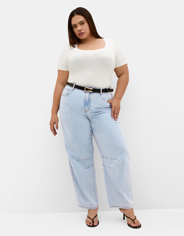 City Chic - Plus size Harley Fit Jas Barrel Leg Ankle Grazer Jean - light wash