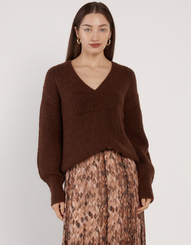 Fate + Becker - Remy V-Neck Jumper
