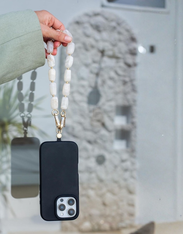 LOUVE COLLECTION - Silicone Black Case + Universal Patch + Abbey Off-White Wristlet