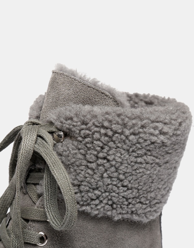 EVERAU - Australian Shepherd Ugg Mina Cow Suede Upper Martens
