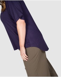 Love Your Wardrobe - Kelly Dipped Hem T-shirt