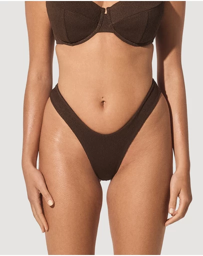 Form and Fold - The 90s Staple Bottom
