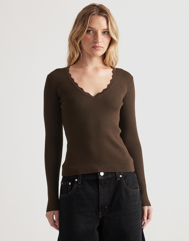 Decjuba - Kai V Neck Long Sleeve Top