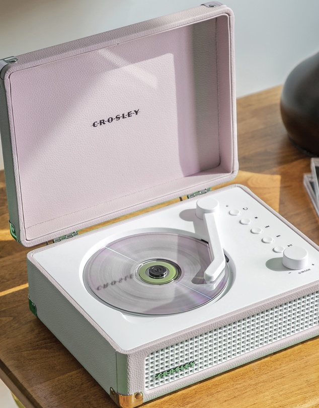 Crosley - Crosley Voyager Portable Retro CD Player with Stereo Bluetooth Speakers, FM Radio - Amethyst