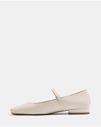 Wittner - Aria Crinkle Patent Leather Mary Janes
