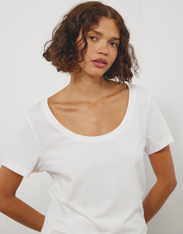 Atmos&Here - Organic Cotton Scoop Neck Tee