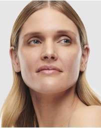 MAC - Studio Radiance Serum-Powered Foundation - NW22
