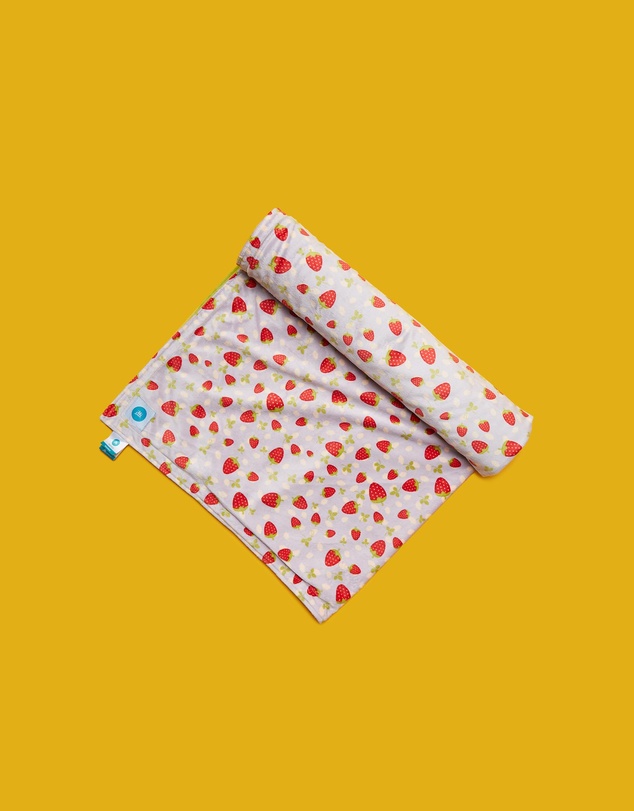 itti bitti - Cot Blankee - Strawberry with Wasabi
