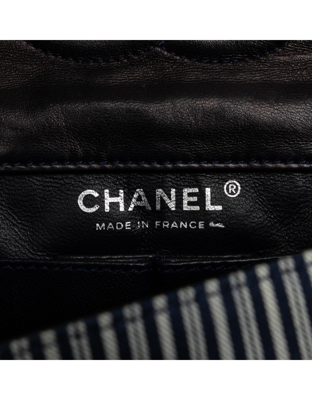 Pre-Loved by Azura Reborn - Pre-Loved chanel Striped Design Shoulder Bag with Chain Strap and Turn Lock Closure