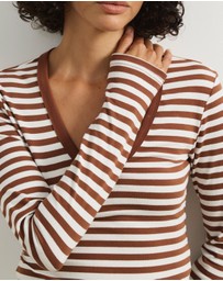 Atmos&Here - Deep V-Neck Long Sleeve T-Shirt