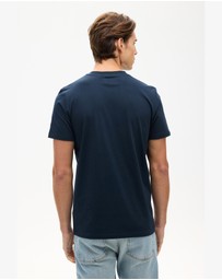 Superdry - Machine Goods Graphic Tee