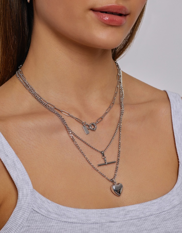 Arms Of Eve - Rose Heart Necklace - Silver