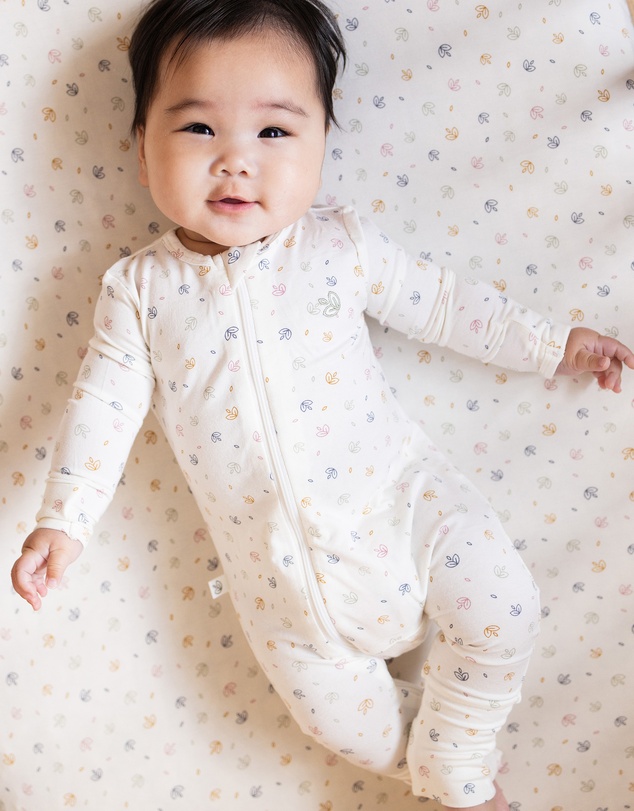 Grow Kindly - Warm Zippee Baby Romper in Rainbow Dreaming (0.5 TOG)