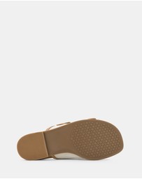Hush Puppies - Theatre