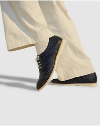 Rollie - Derby Punch Shoe
