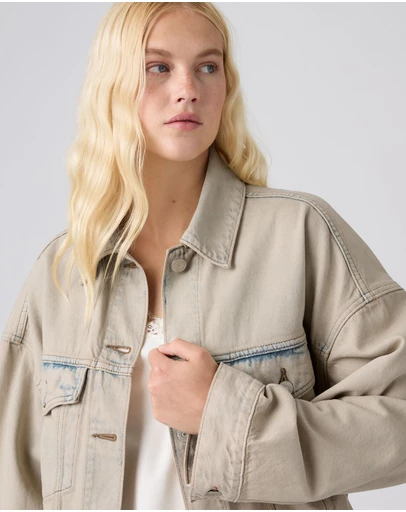 Levi's - Loose Crop Trucker