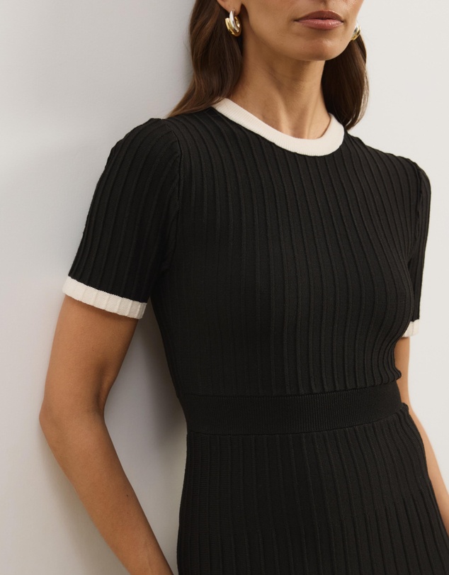 Atmos&Here - Kendra Contrast Knit Midi Dress