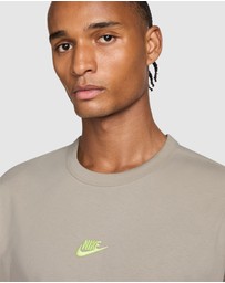 Nike - Sportswear Premium Essentials T-Shirt