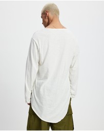 Surrounded By Ghosts - The Howlite Long Sleeve T-Shirt
