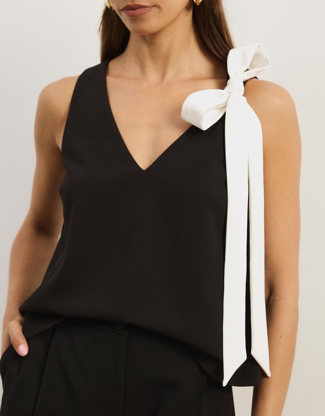 Atmos&Here - Lunet Statement Bow V-Neck Top