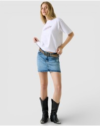 GUESS - GUESS JEANS Oversized American Tradition T-shirt