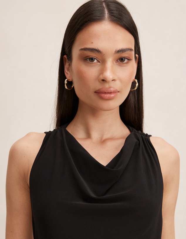 Forever New - Jae Bubble Back Hardware Maxi Dress