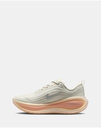 Nike - Vomero Plus - Women's