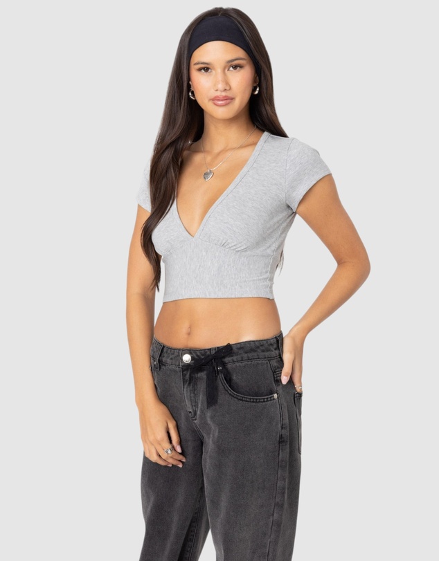 EDIKTED - Deep V Neck Crop Top