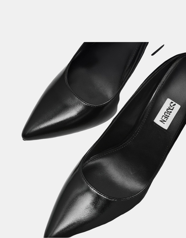Steve Madden - Secured Black Leather Heels