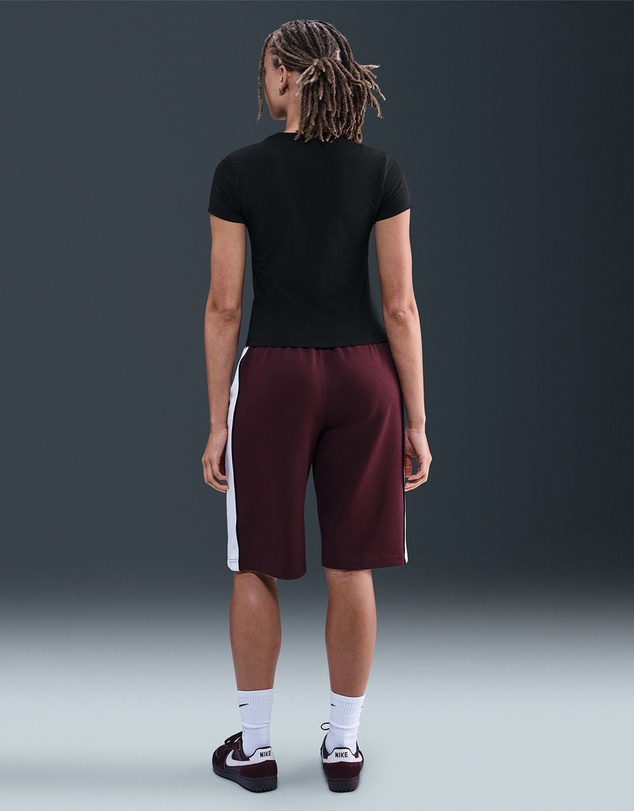 Nike - Sportswear Chill Knit Tee