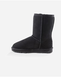 Ozwear Connection Uggs - Ugg Classic Short Boots (Water Resistant)