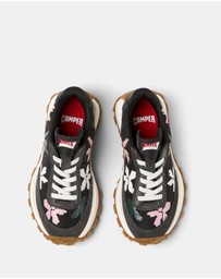 Camper - Trainers Drift Trail