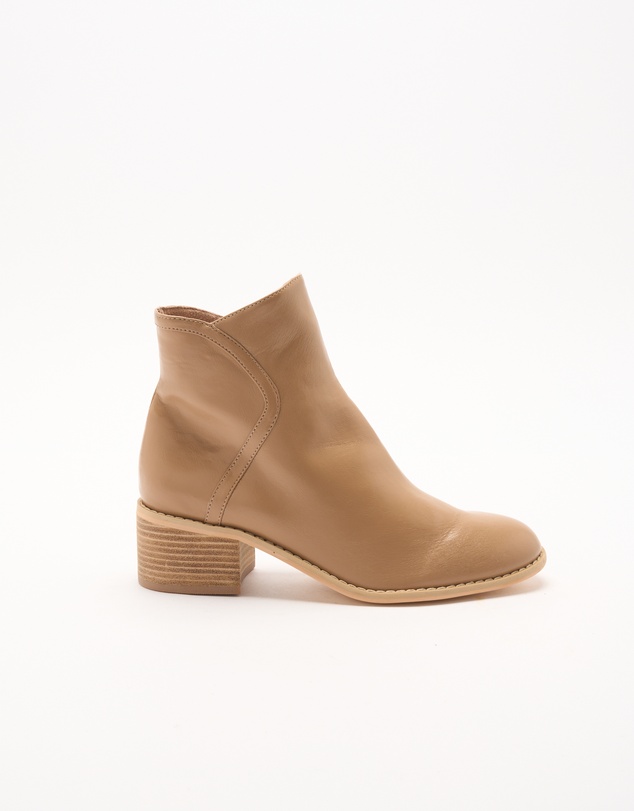 Walnut Melbourne - Marissa Boot