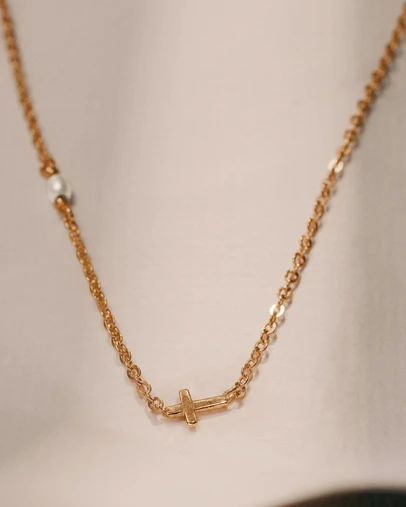 SAINT VALENTINE - Cross & Pearl Necklace - Gold