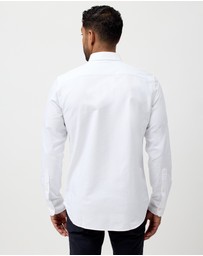 Wayver - The Button-Down Oxford Shirt