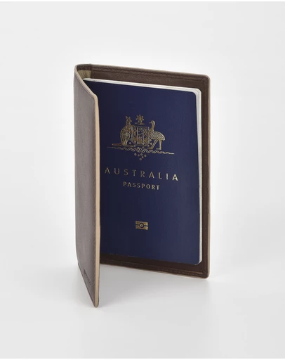 Cobb & Co - Billy Two Tone Leather RFID Passport Holder