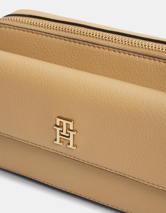 Tommy Hilfiger - Icon Camera Bag