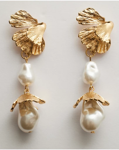 Moira Hughes - The White Label - Illona Flower Pearl Earrings