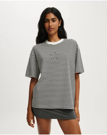 Cotton On - The Boxy Graphic Tee