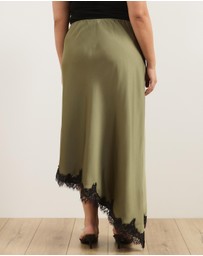 Atmos&Here Curvy - Leoni Asymmetric Lace Satin Skirt