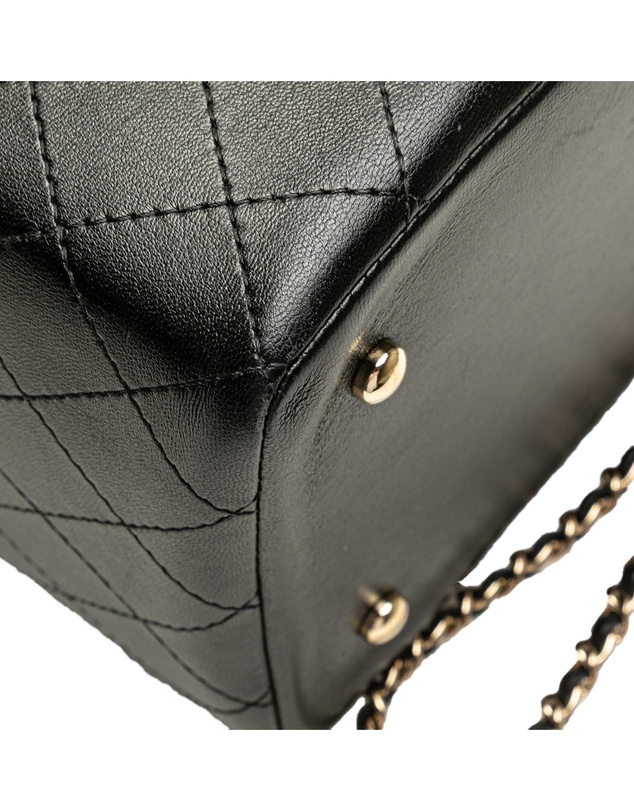 Pre-Loved by Azura Reborn - Pre-Loved Large Quilted Lambskin Knock On Wood Vanity Case