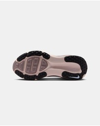 Nike - Vomero 18 - Women's