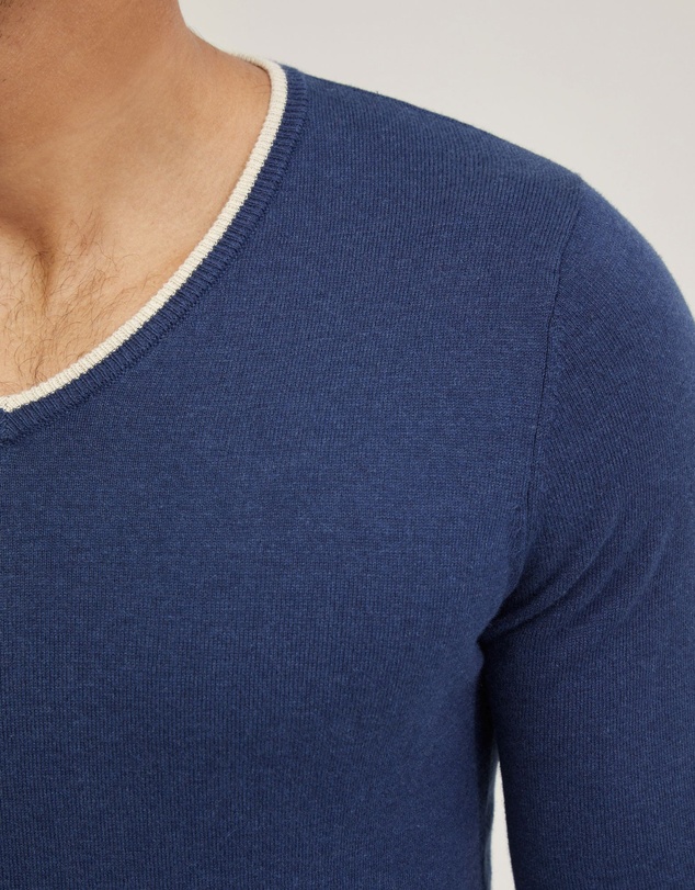 Oxford - Tipping V-Neck Knitted Top