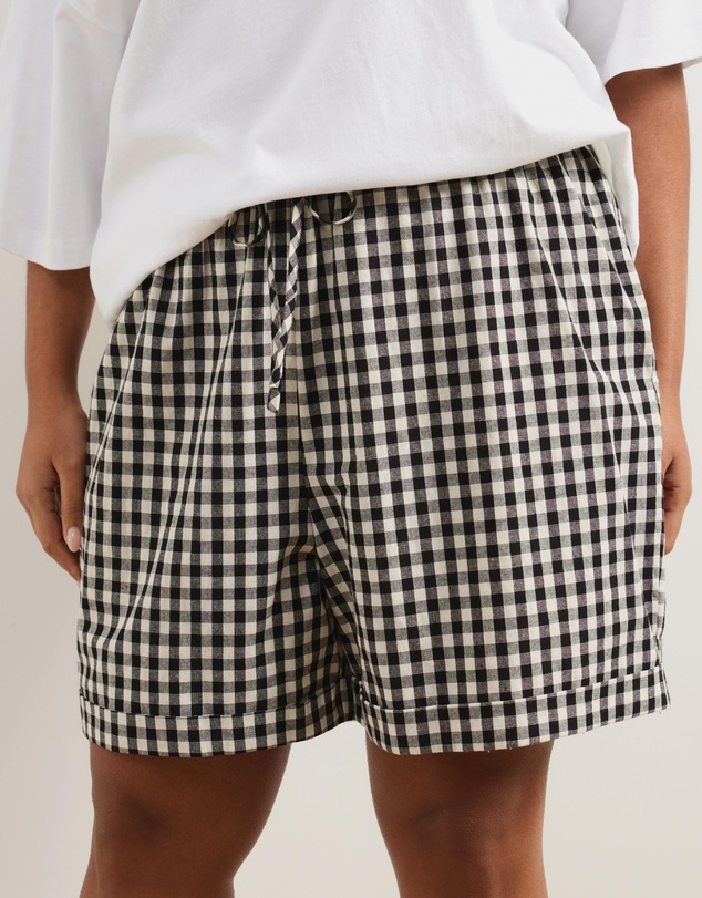 Atmos&Here Curvy - Elodie Gingham Elasticated Waistband Shorts