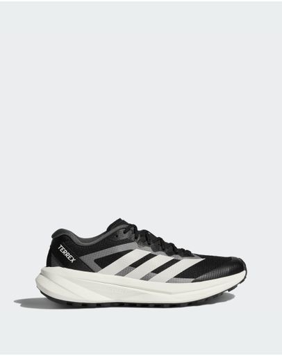Core Black / Grey One / Off White
