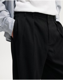 Cotton On - Super Baggy Pleated Pant