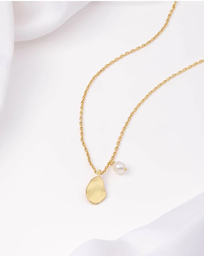 Wanderlust + Co - Pocketful Pearl Gold Necklace