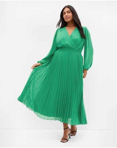 City Chic - Plus size Georgina Pleat Maxi Dress - kelly green