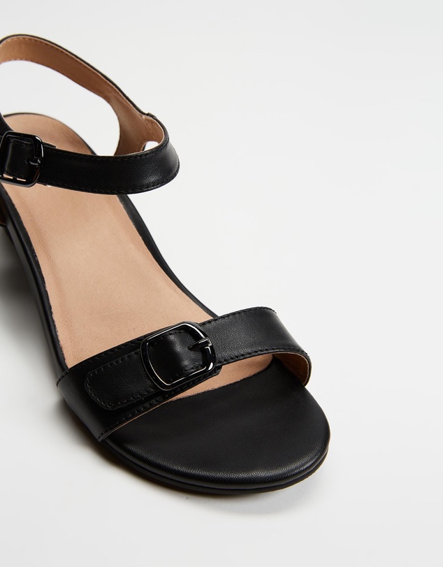 Mia Vita - Nadia Wedge Sandal - Black