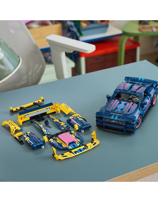 LEGO - 42236 Ford Mustang Customisable